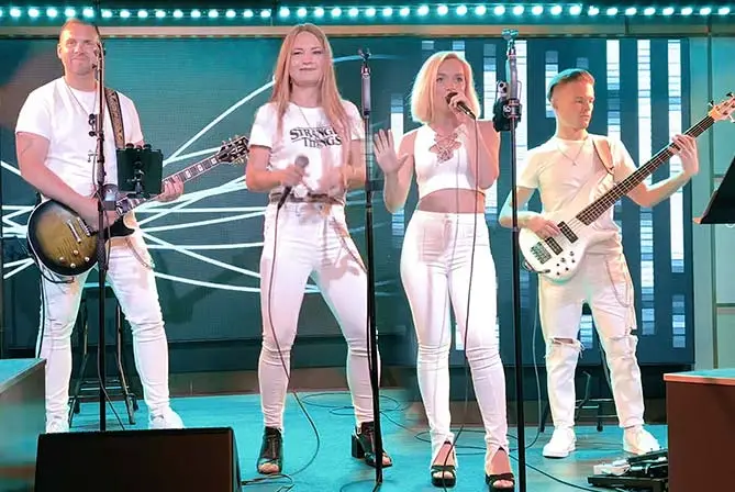 Création vidéo - Groupe de musique Lazy Daisy 9 miniature lazy daisy