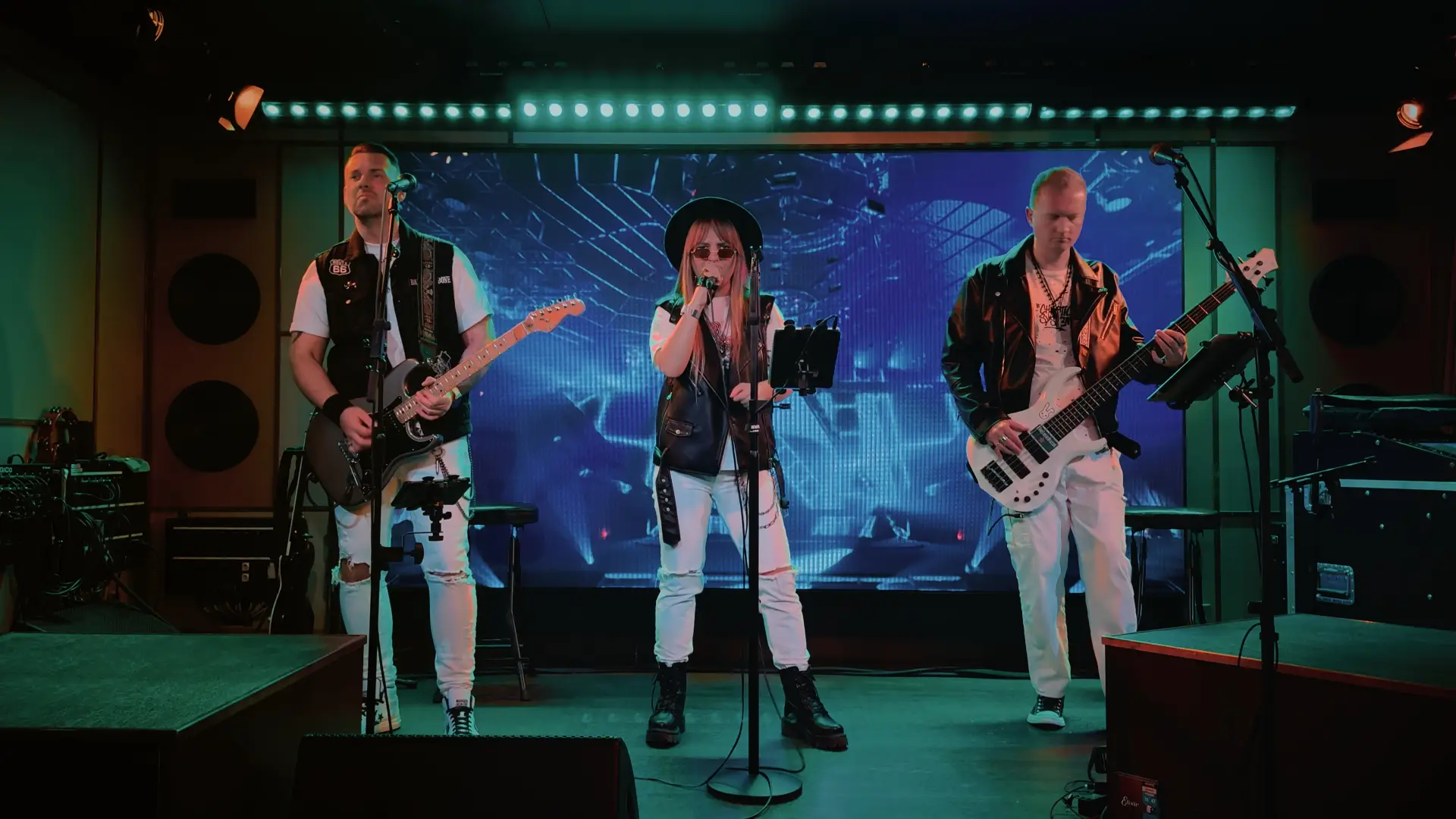 Création vidéo - Groupe de musique Lazy Daisy (2025) 2 trio lazy daisy retouche apres dark